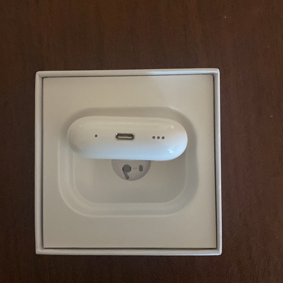 Earbuds - Picture 3 of 4